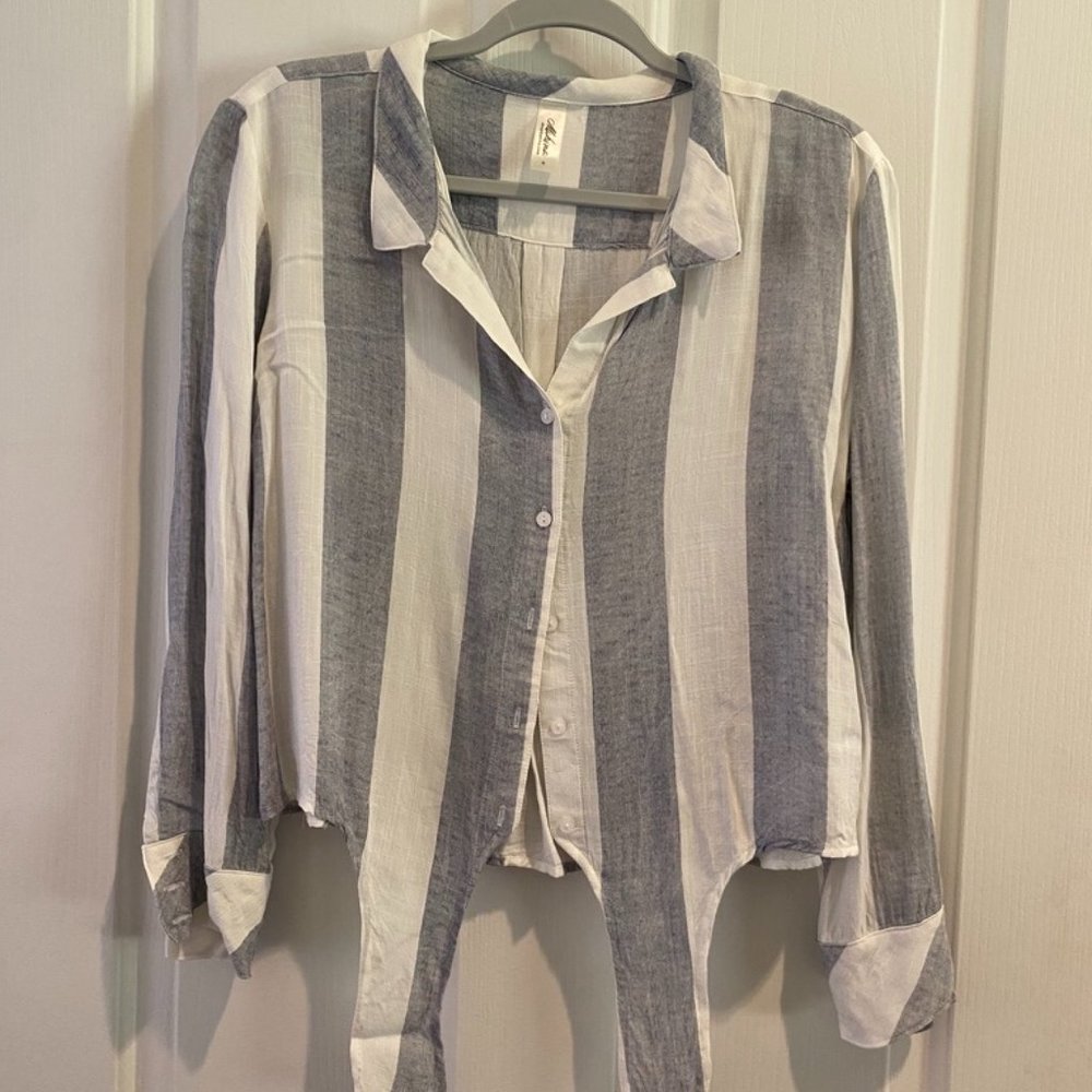 Button up collared long-sleeve top